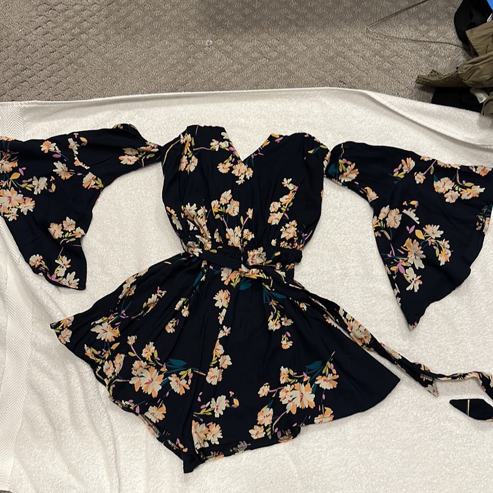 NWT SEEK The Label Strapless / HalterTie waist romper - SIZE XS